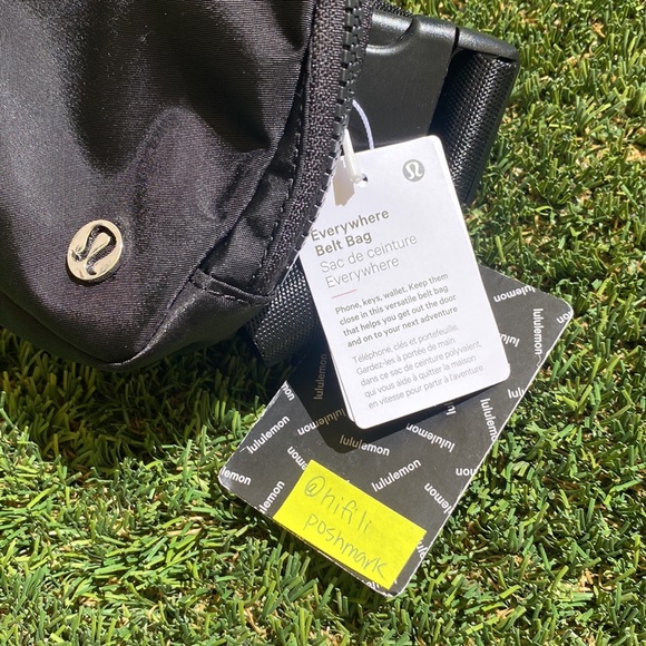 NWT Lululemon everywhere belt bag black 1L extended strap new 🖤 - Picture 3 of 4